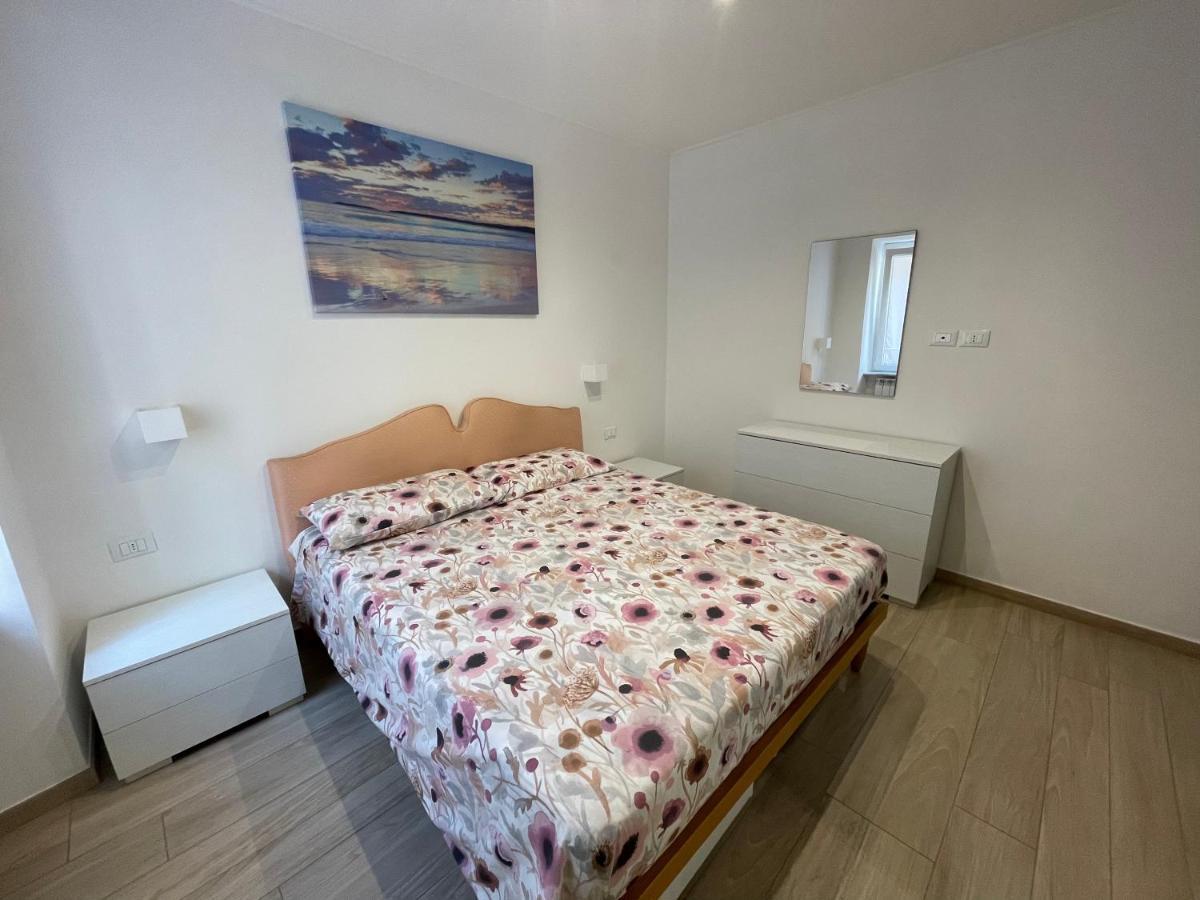 Casa A-Mare Apartment Вараце Екстериор снимка