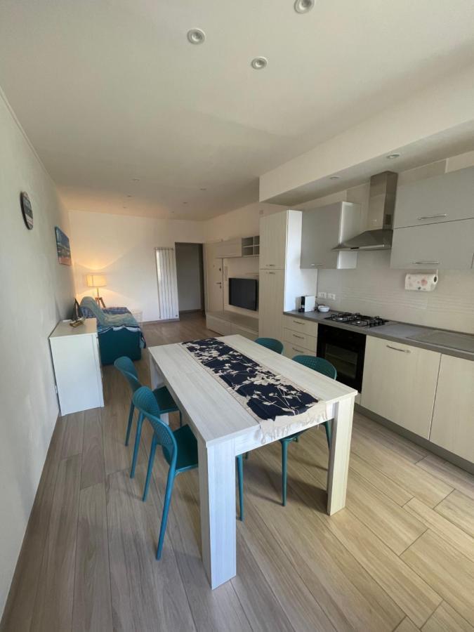 Casa A-Mare Apartment Вараце Екстериор снимка